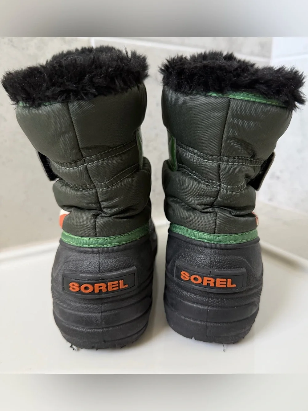 Sorel Kids Green and Black Winter Boot Size 12